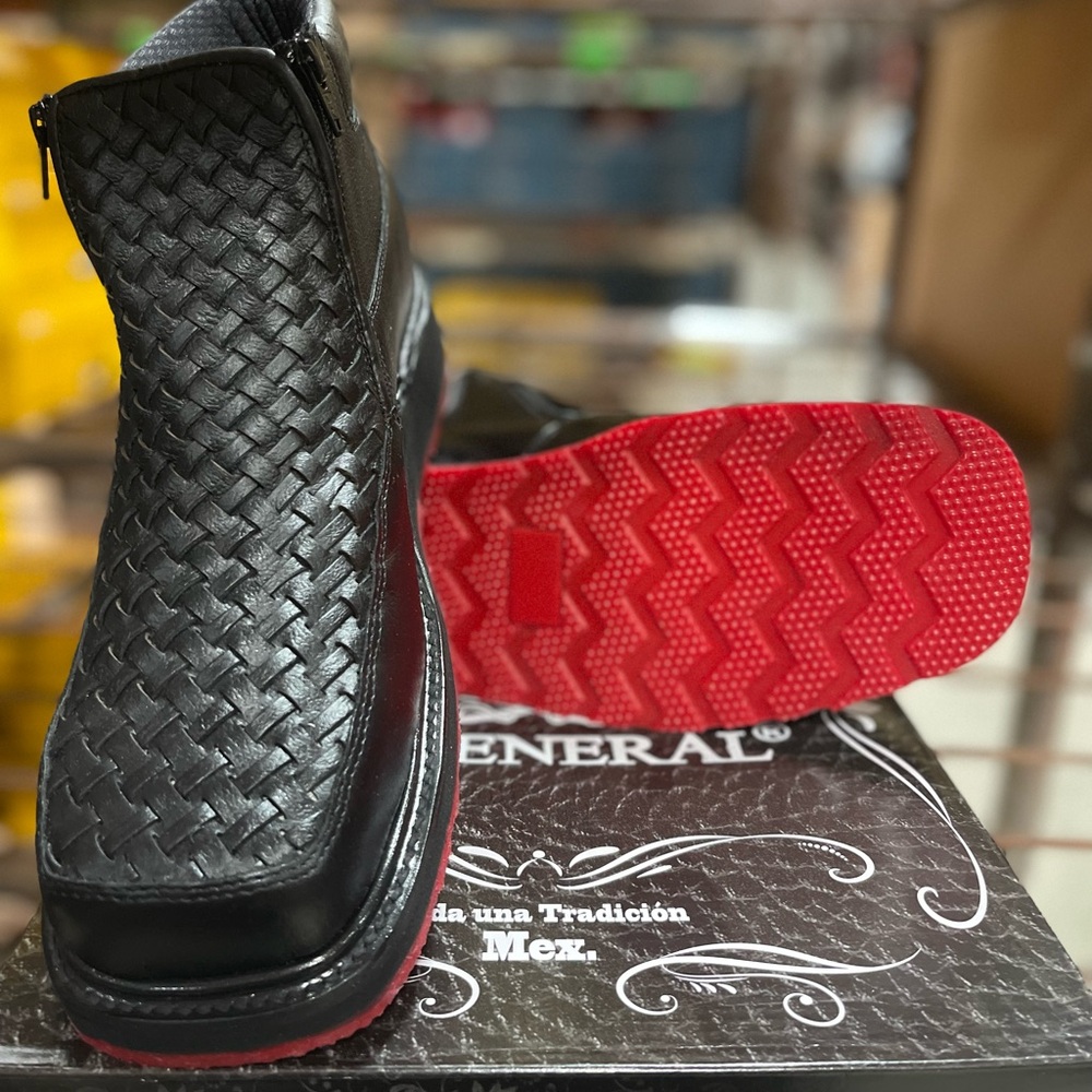 None steel toe work boot
